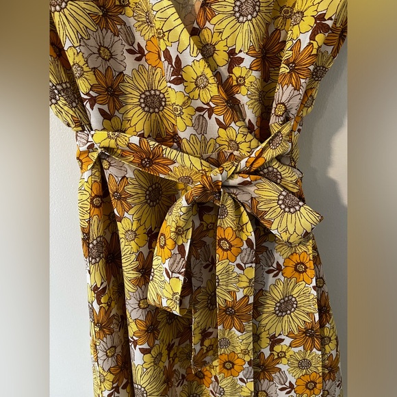 Forever 21 Flowered Wrap Dress - Picture 3 of 7